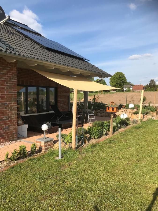 Gemuetliche, Grosszuegige Ferienwohnung Salzhausen Exterior foto